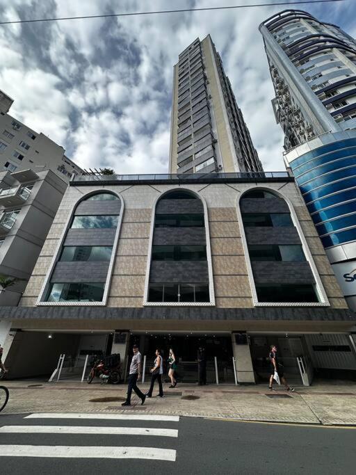 Ape Da Cris - Centro Bc , 5Min Da Praia - Ideal Para Casais , Com Garagem Balneário Camboriú Extérieur photo